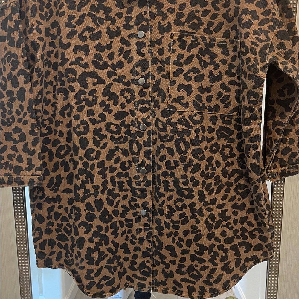 Leopard Print Button-Up Denim Jacket Size Medium Large - Picture 3 of 13